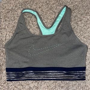 Nike pro sports bra